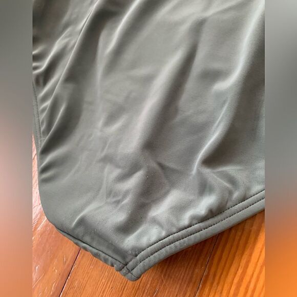 Carmen Marc Valvo Swimsuit - Picture 5 of 7